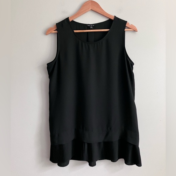 SAMI & JO Black Pleated Bottom Tank Blouse Size M - Picture 2 of 10